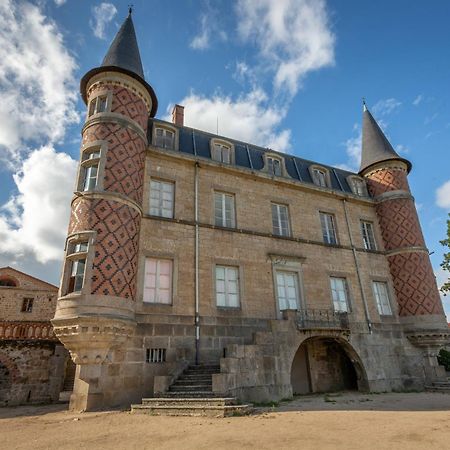 Domaine Et Chateau De Valinches Marols Екстериор снимка
