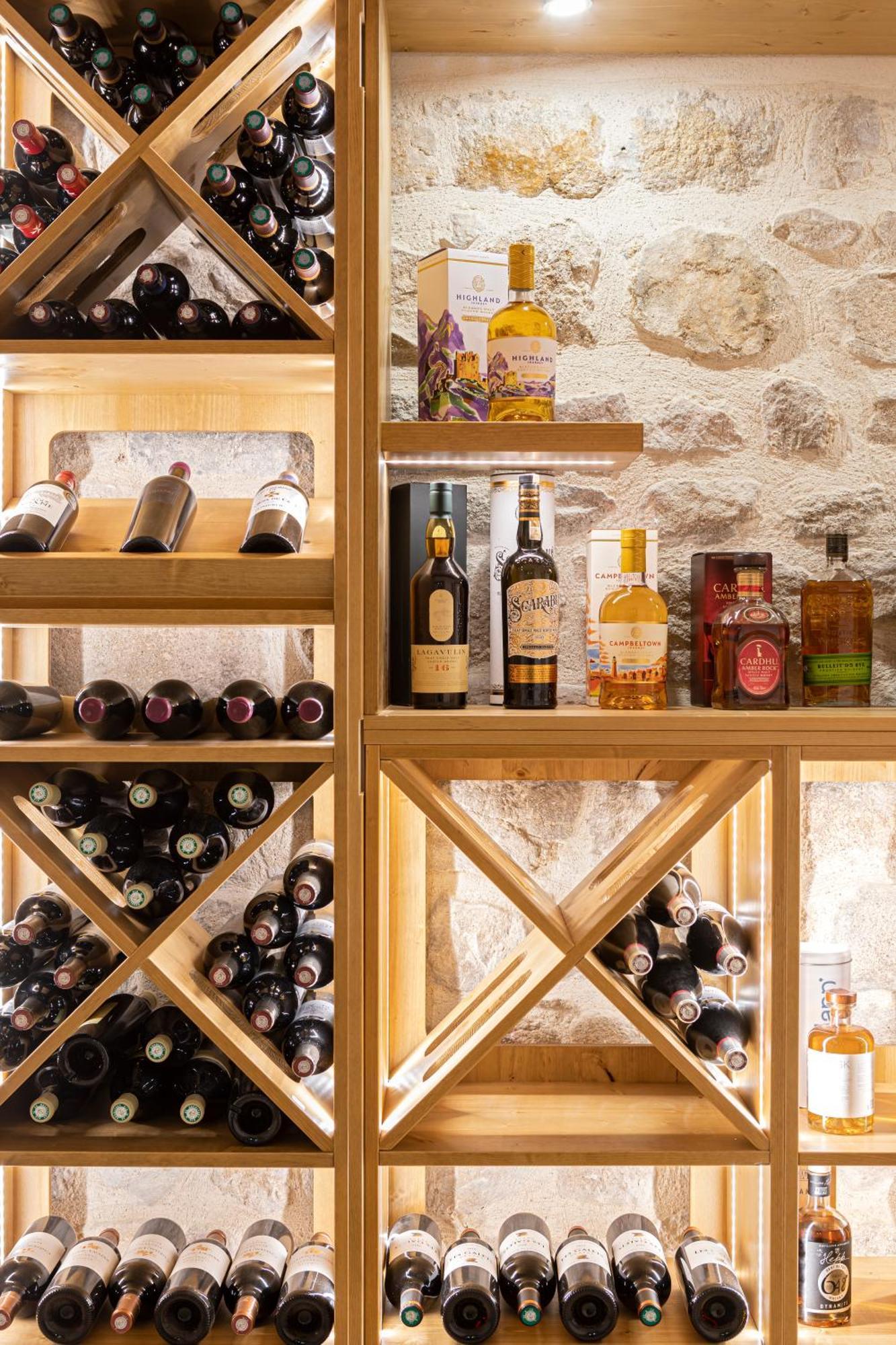 Domaine Et Chateau De Valinches Marols Екстериор снимка